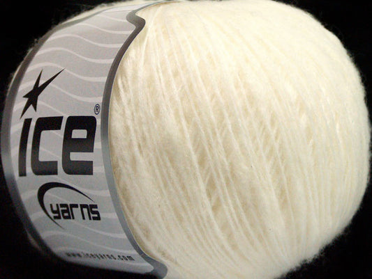 Lot of 8 Skeins ICE BOTERO MERINO (52% Extrafine Merino Wool) Yarn Off White