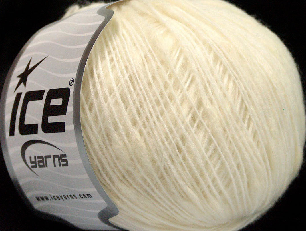 Lot of 8 Skeins ICE BOTERO MERINO (52% Extrafine Merino Wool) Yarn Cream