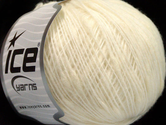 Lot of 8 Skeins ICE BOTERO MERINO (52% Extrafine Merino Wool) Yarn Cream