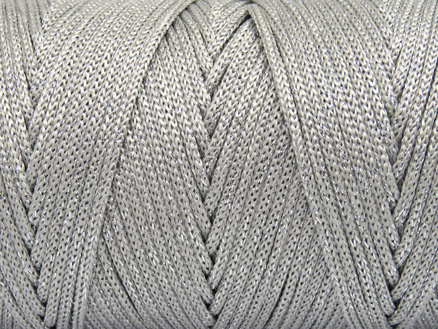 Macramé volumineux et scintillant