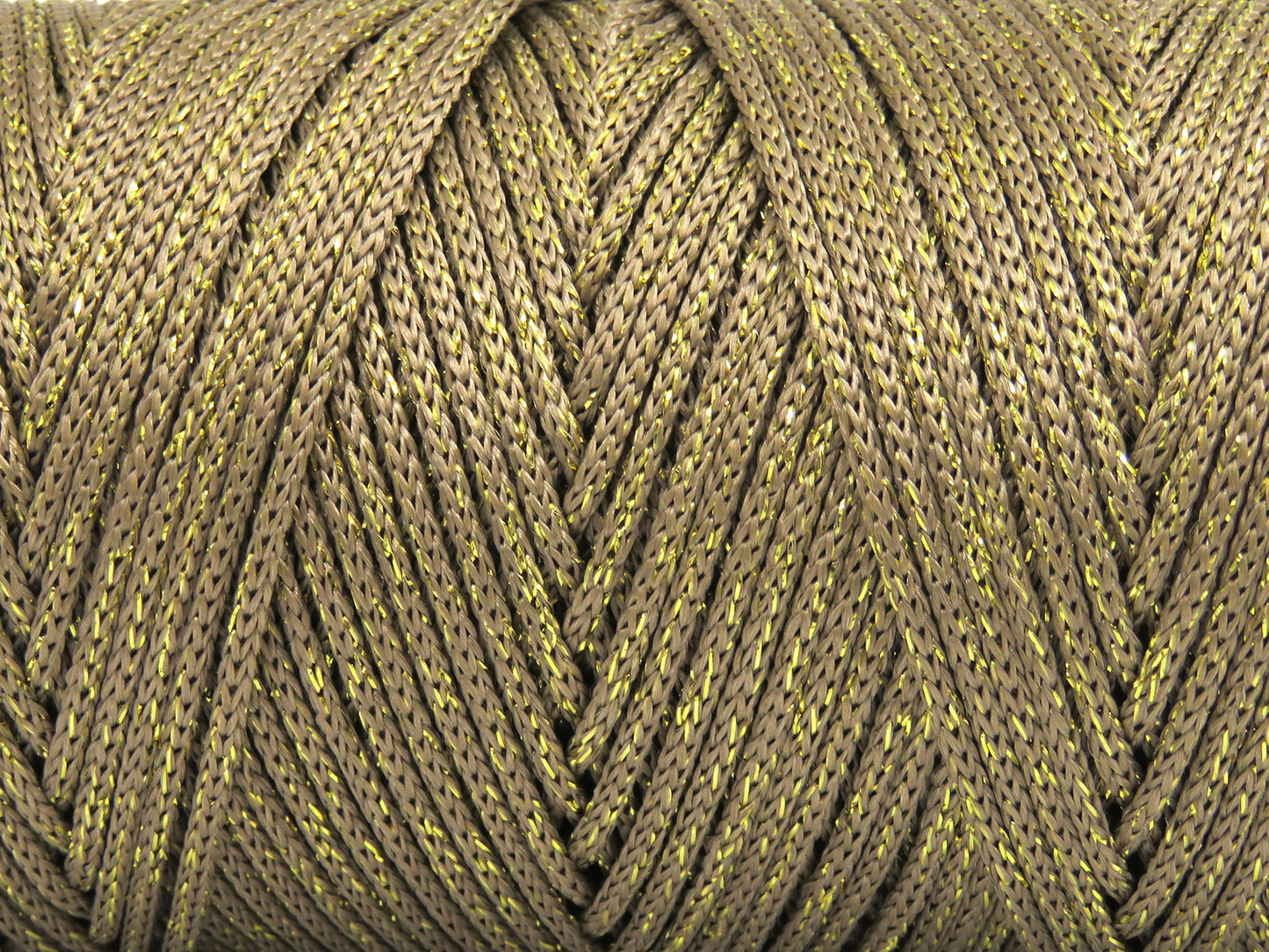 Macramé volumineux et scintillant