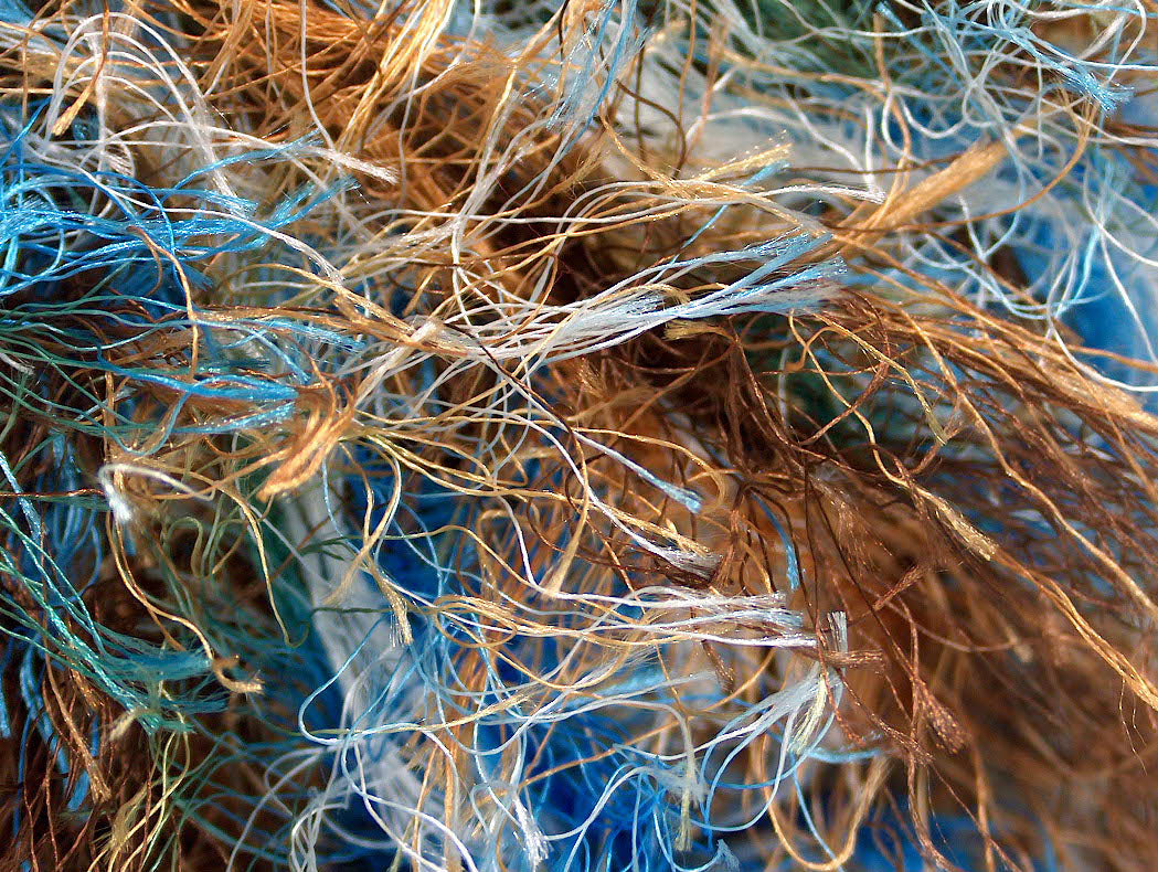 Cils longs colorés