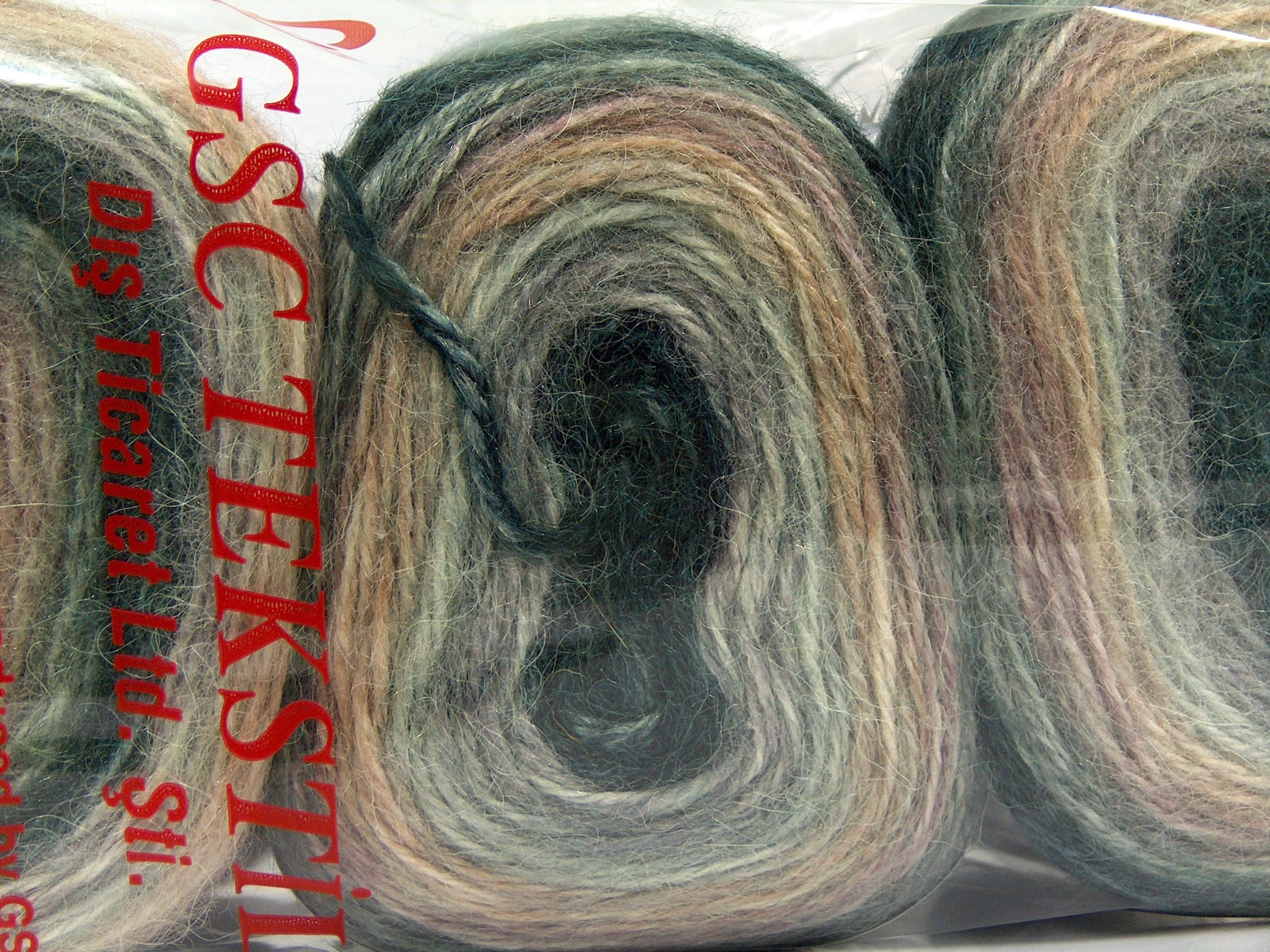 Cakes Alpaca Green Shades, Light Grey, Light Pink fnt2-67398