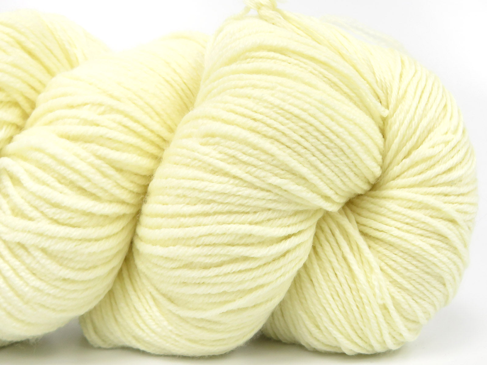 Hand Dyed Merino Extrafine Cream fnt2-84201